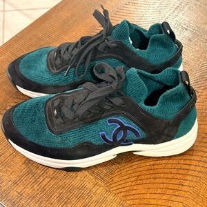 Chanel Women's CC Low-Top Sneakers Suede and Knit Fabric Black, Green Size 39